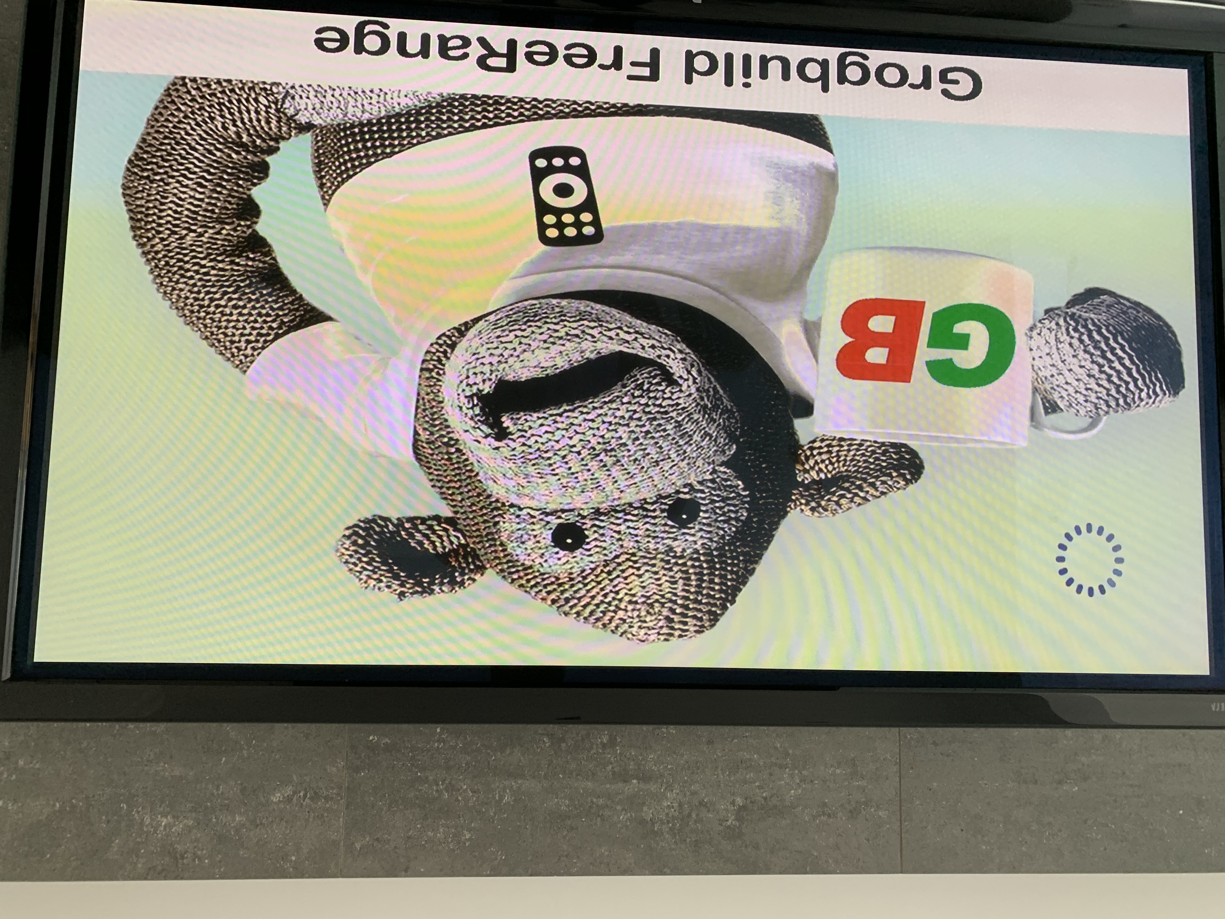 38962