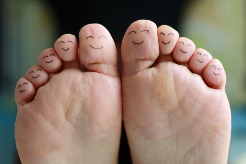 31530375_M_Feet_smiley+Face+on+toes_Bottom+foot.jpg