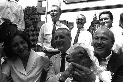 CDF_250794_JohnBennett_Sheep_Wedding_02.jpg
