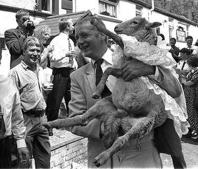 CDF_250794_JohnBennett_Sheep_Wedding_03.jpg
