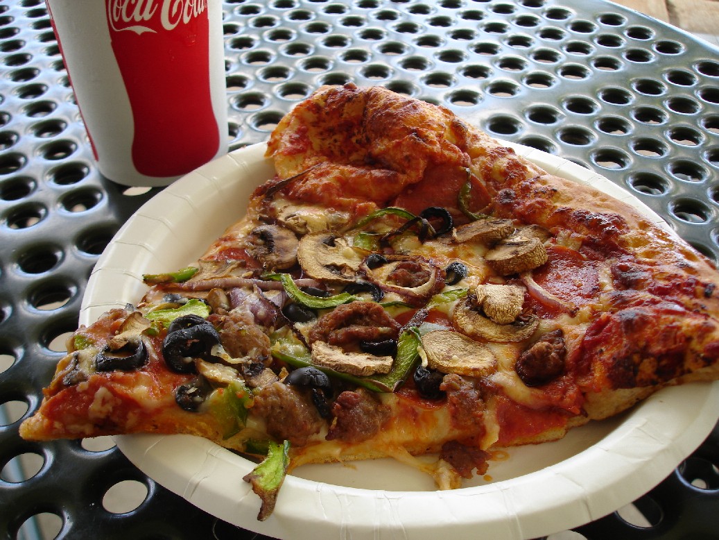 050209-costco-pizza.jpg