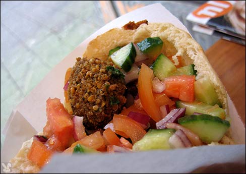 df07_01-26_falafel1.jpg