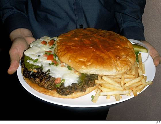 green-chile-cheeseburger-90285-2.jpg