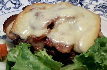 bacon_mushroom_cheeseburgers.jpg