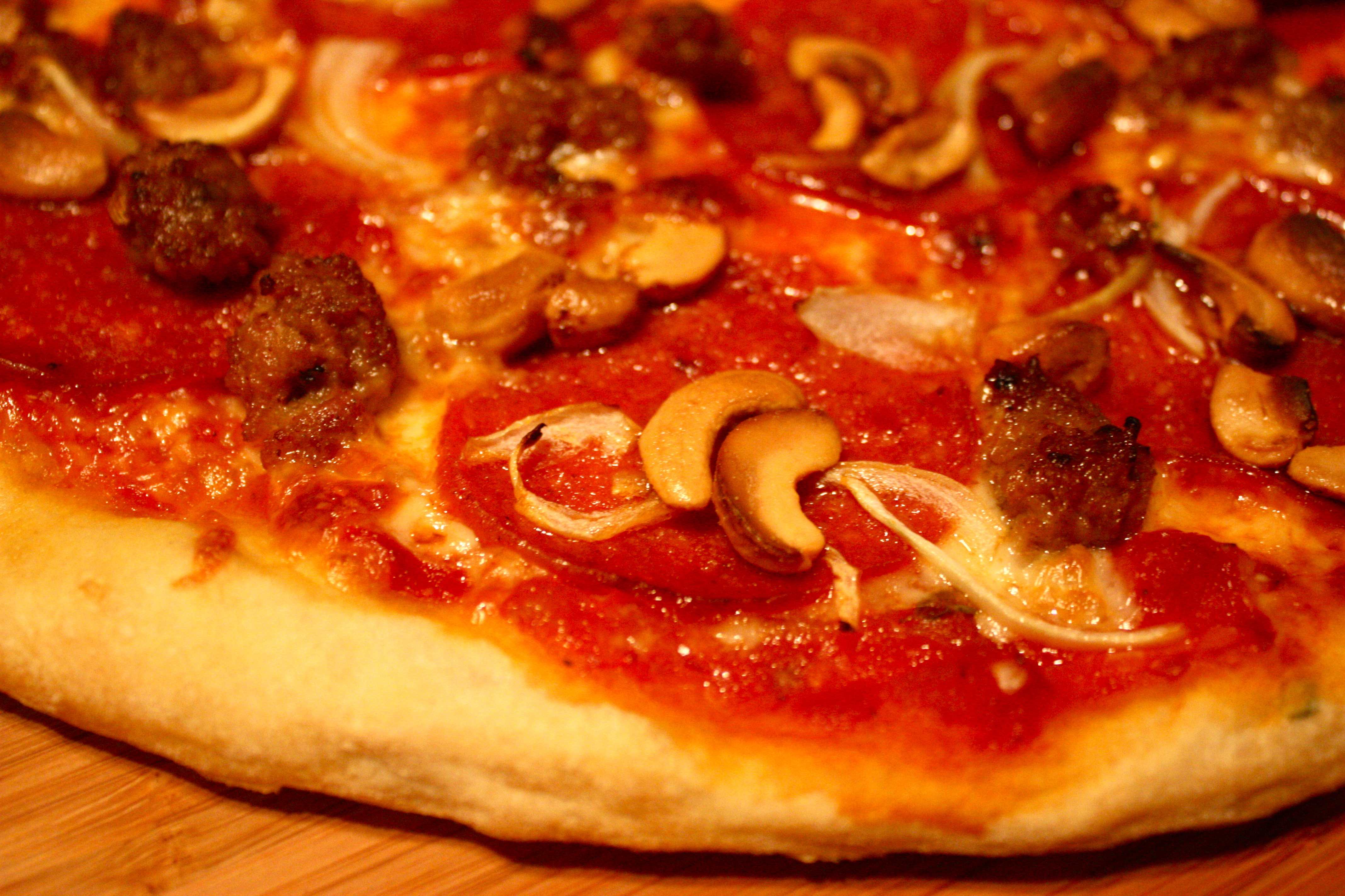 cashew-pizza-closeup.jpg