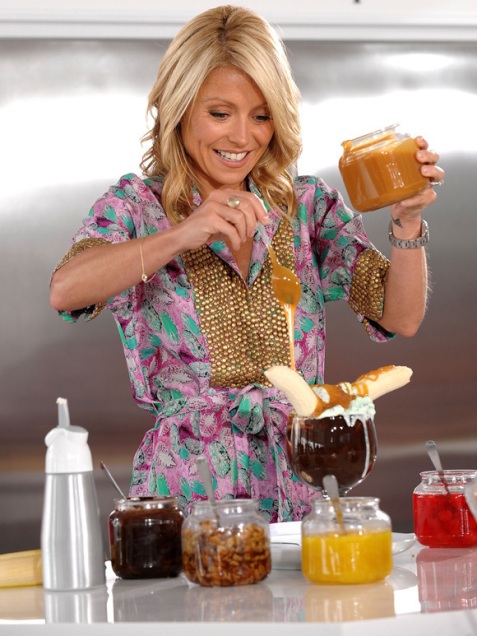 KELLY-RIPA-eating-ice-cream-CT-2.jpg