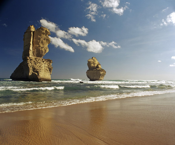twelve_apostles_beach_gibson_steps_great_ocean_road_australia_photo_chris_kapa.jpg